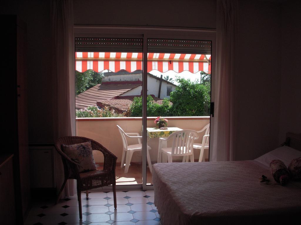 Residence Hotel Edy อิมเปรีอา ภายนอก รูปภาพ